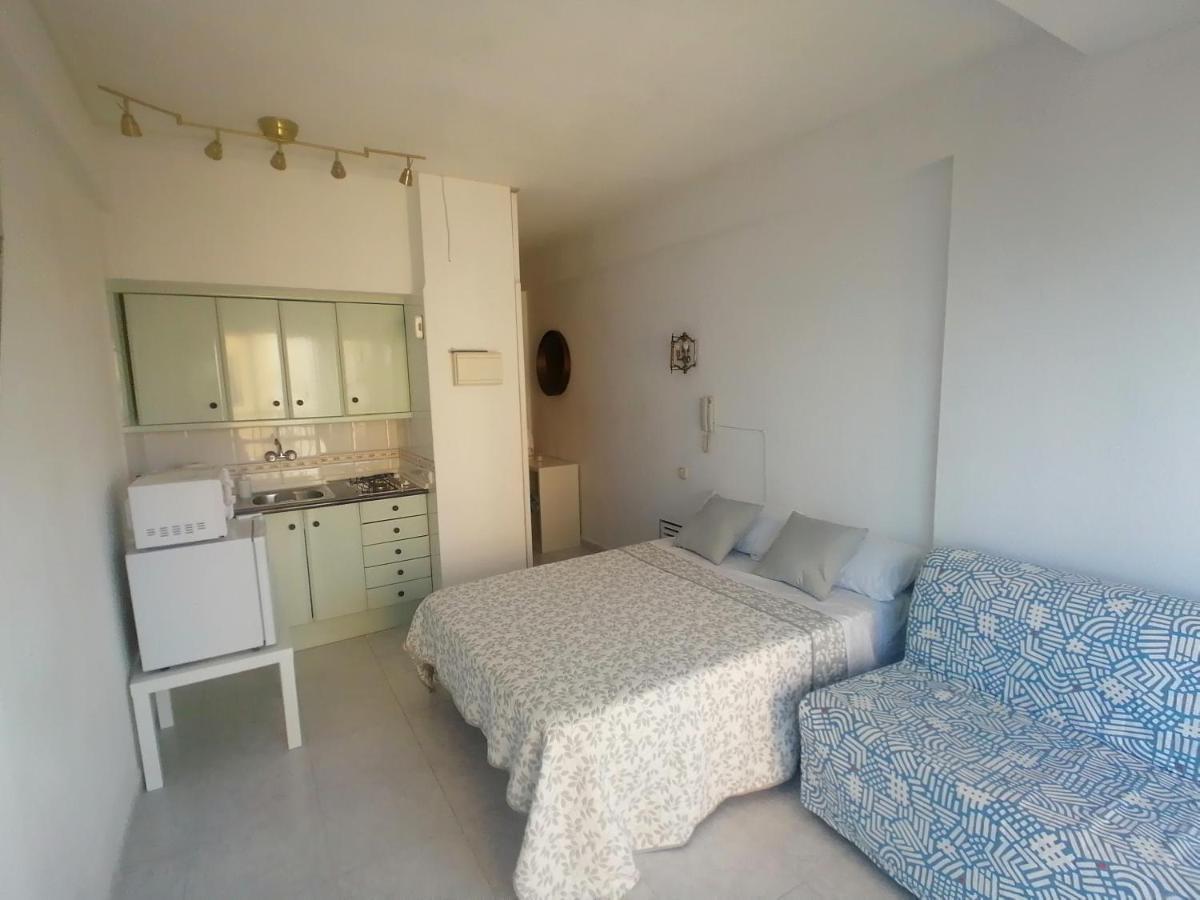 Lovely Apartment In Front Of The Beach. Fuengirola Eksteriør billede